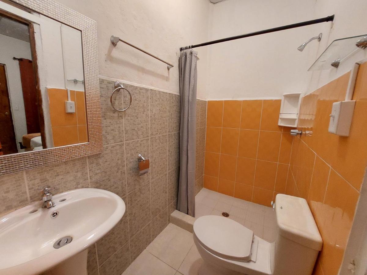Hospedaje Los Lirios Chitré Εξωτερικό φωτογραφία
